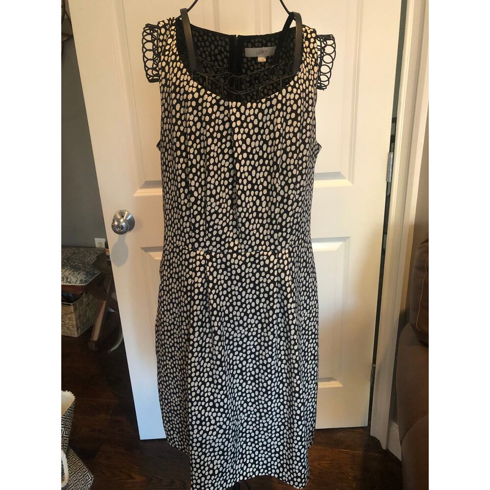 Ann Taylor Loft size 8 Sleeveless black and white midi dress